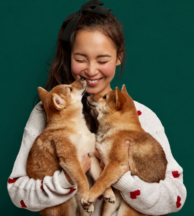 pet-parent-with-puppies